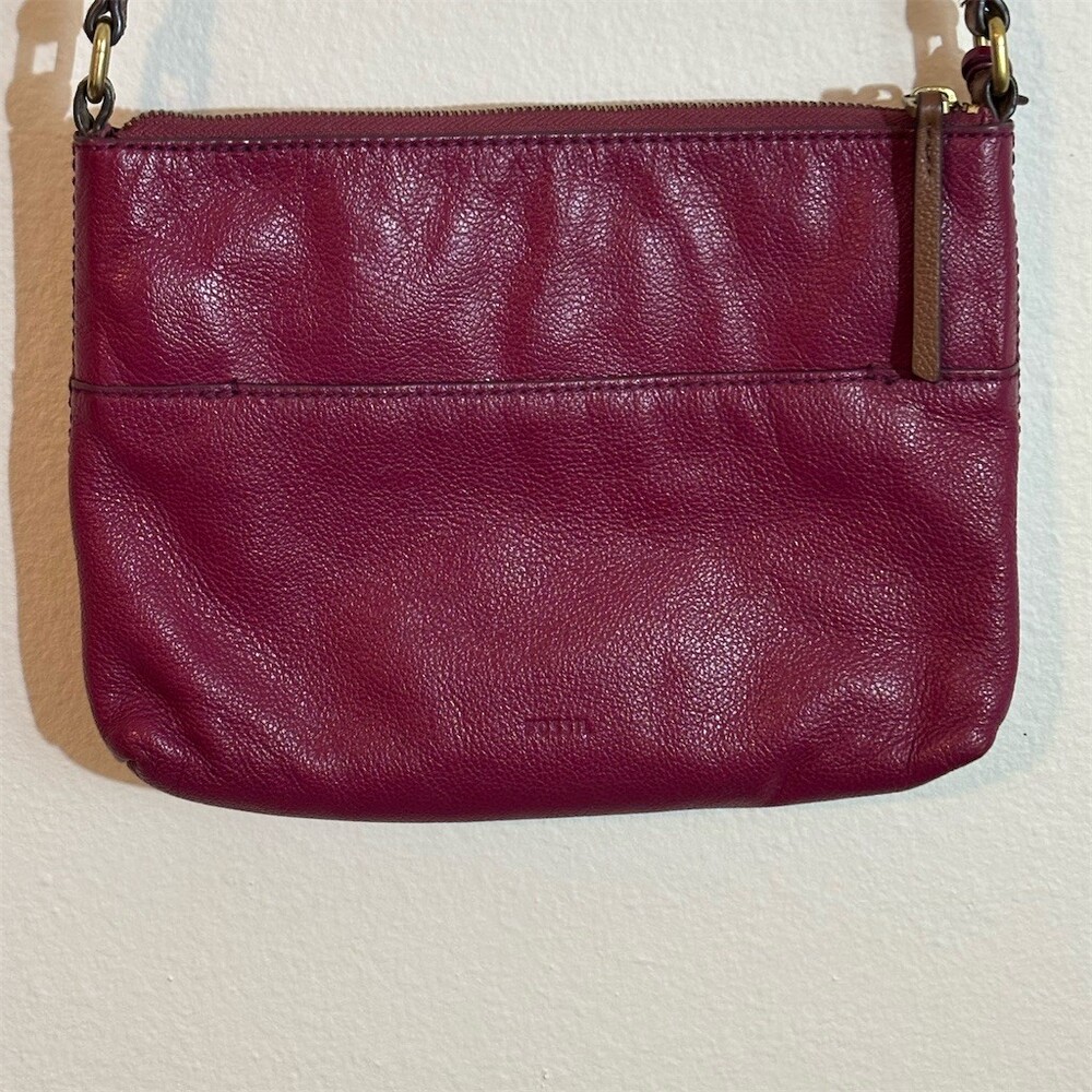Fossil Fiona Crossbody Bag in Barolo Pebbled Leather Top Zip Adjustable strap